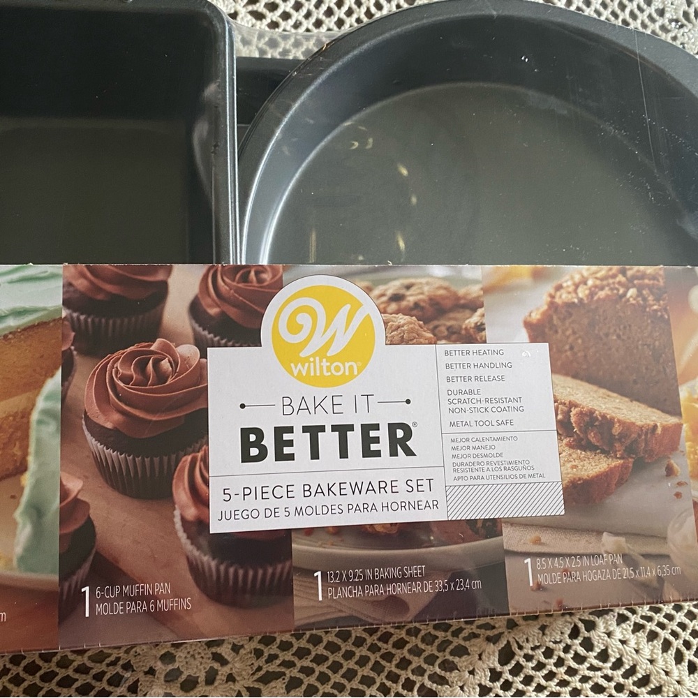Wilton Baking Set - Picture 3 of 6